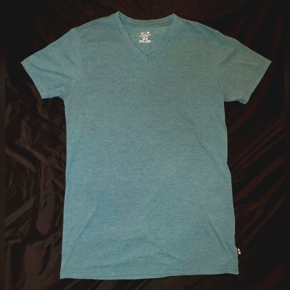 Teal Oakley V-neck Shirt Sz Medium